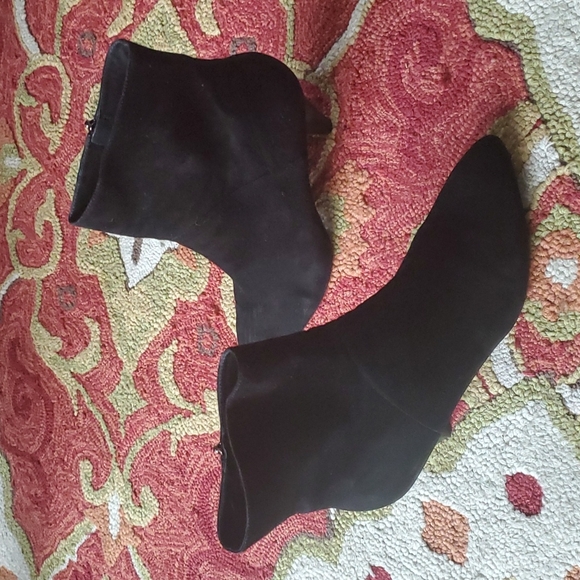 Via Spiga Black Suede Bootie 11M - Picture 3 of 8